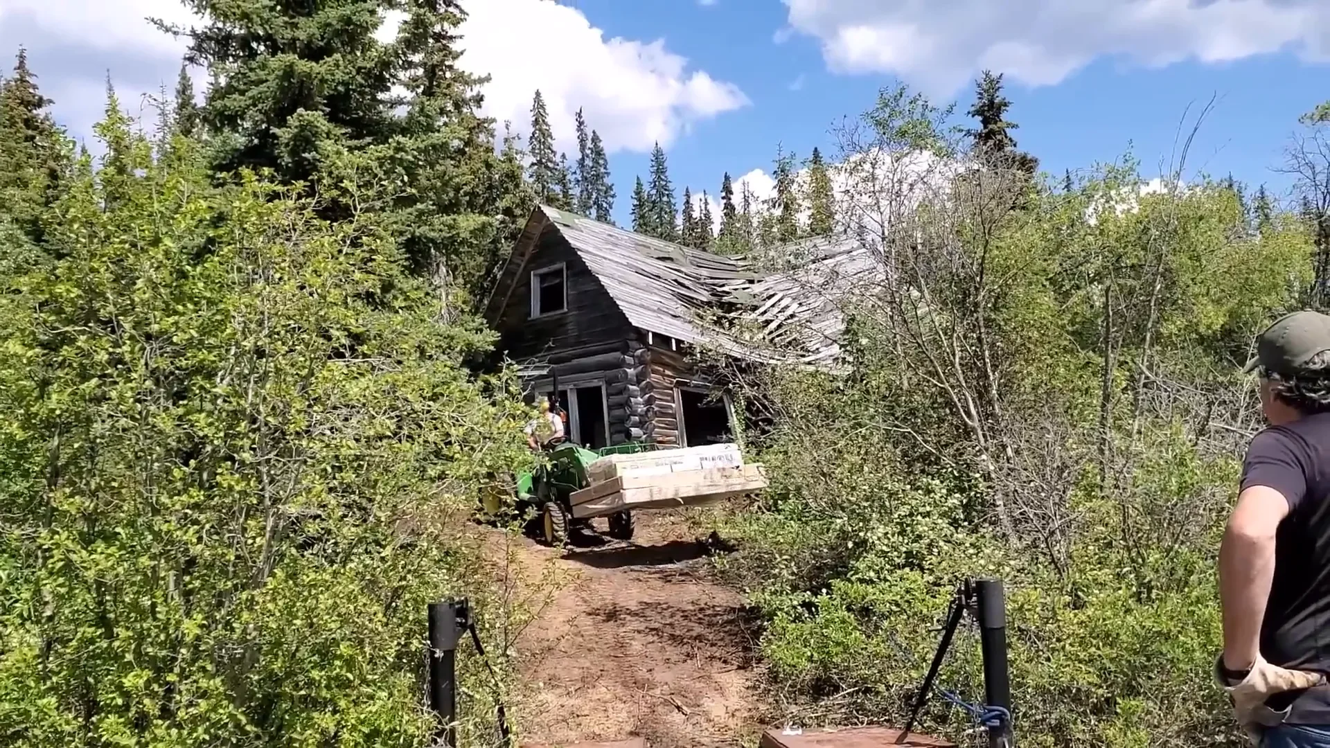 Clearing land lakeside cabin - storage solutions on the island