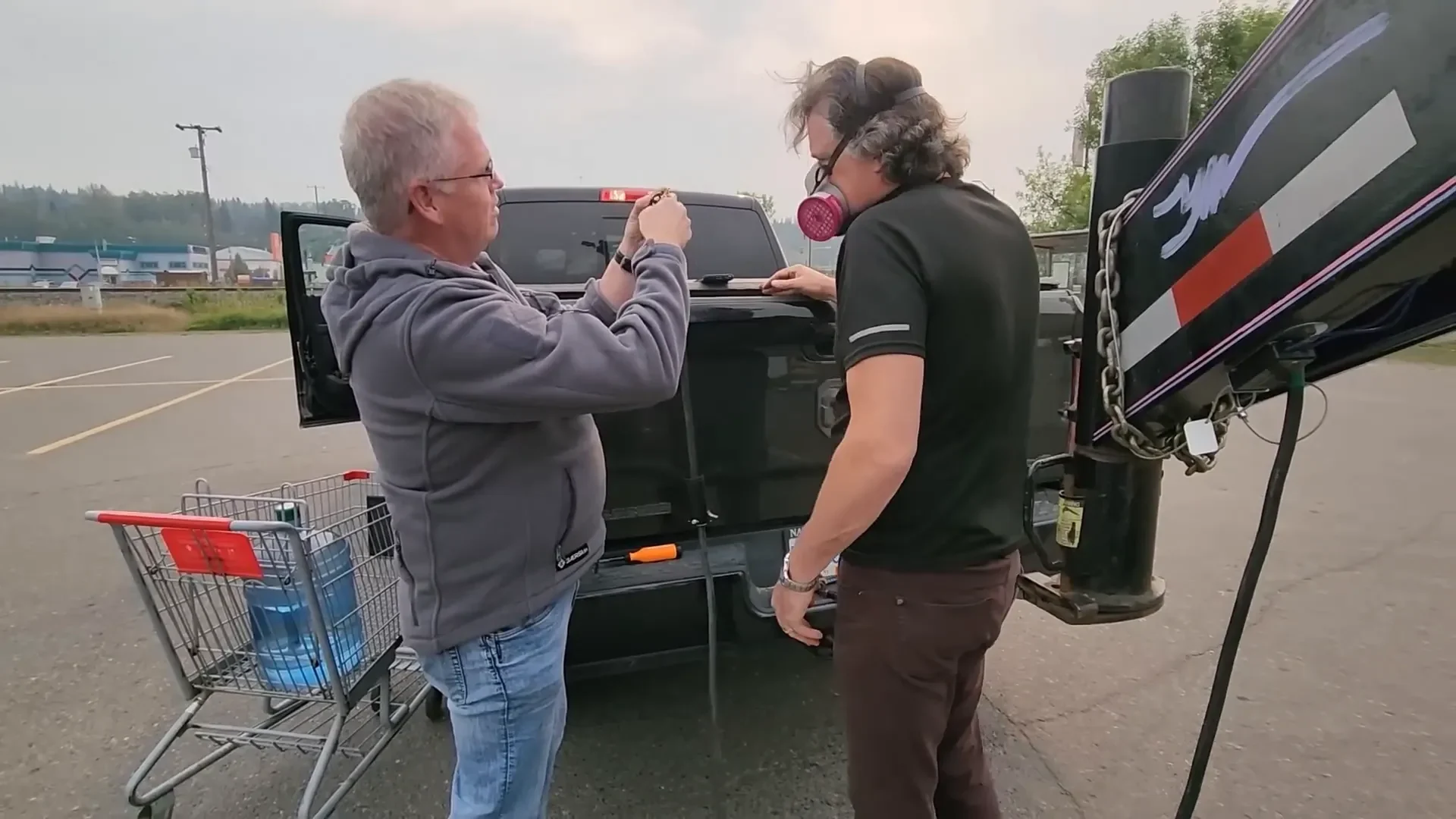 No Trailer Brakes! A DIY Roadside Repair - S2 Ep36 5 Meeting the electrician