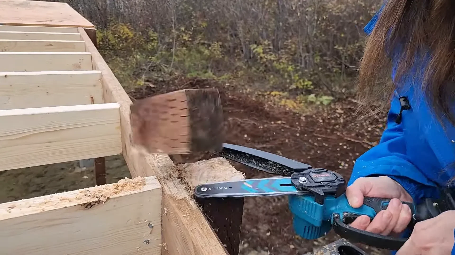 Mini Cordless Chainsaw Review: The 6-Inch Saker Battery Powered Chainsaw 4 Performance of the saker mini chainsaw