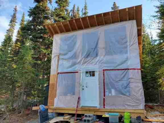 Bird nest tiny cabin under construction