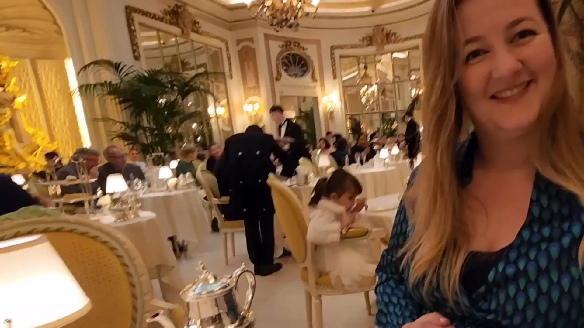 Leaving the island: two different worlds - melodi and family at the ritz