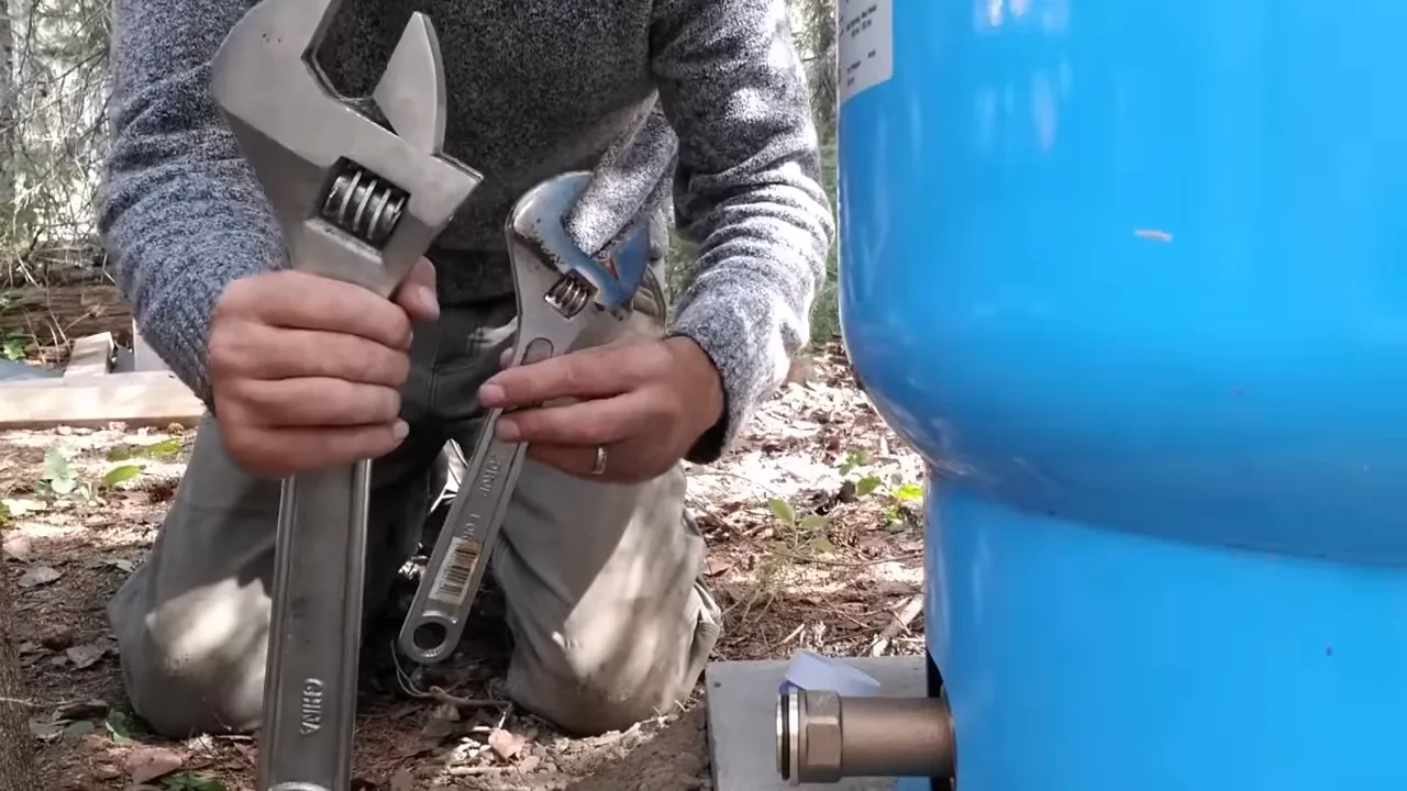 Thrive on a remote island - pressure tank manifold and fittings