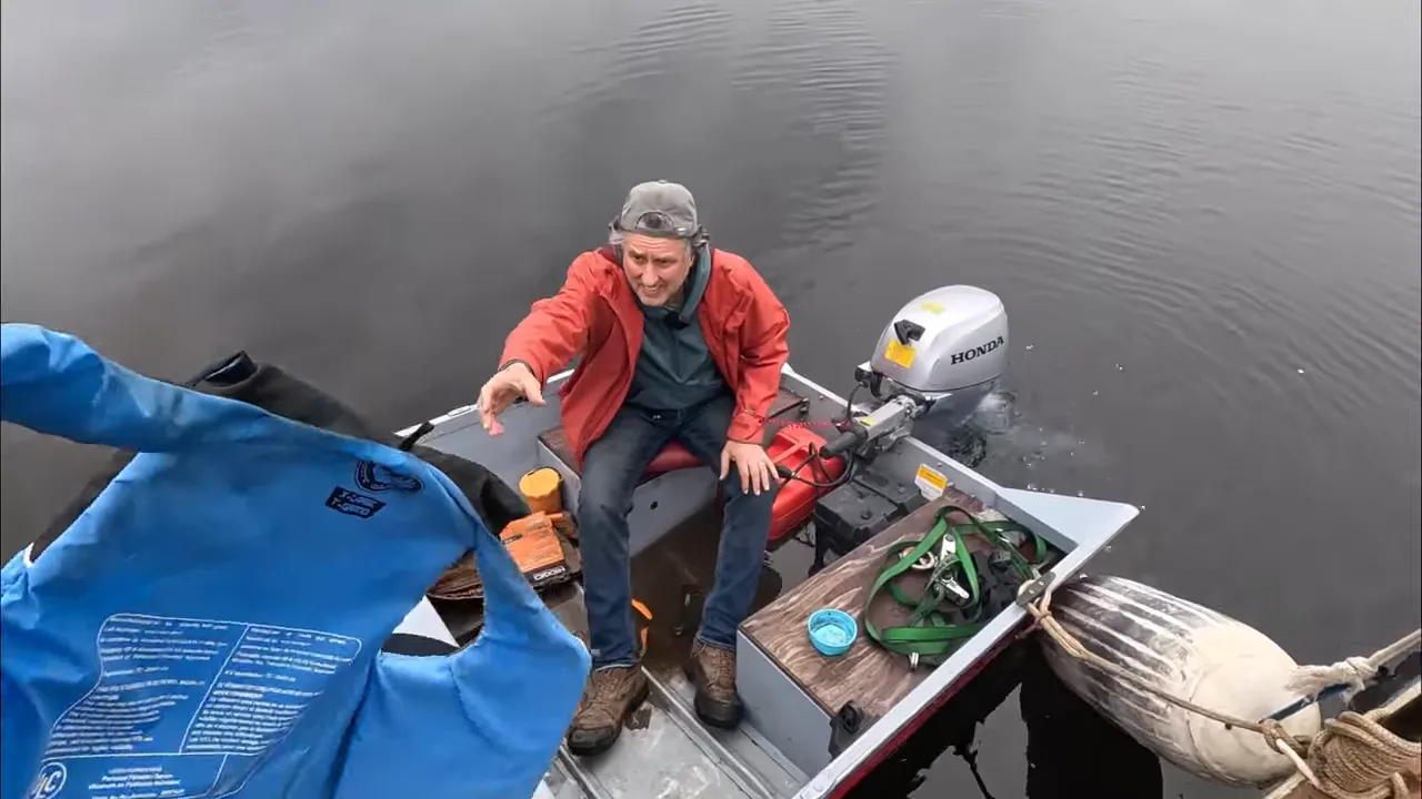Off grid life on a remote island in canada – solar power, swamped boat & beating the storm - skiff on the lake with spray