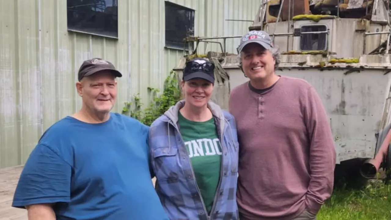 Off grid life: wilderness island history revealed — as told by one of its first children s4 ep2 - meeting subscribers and showing the trailer decision for pepper